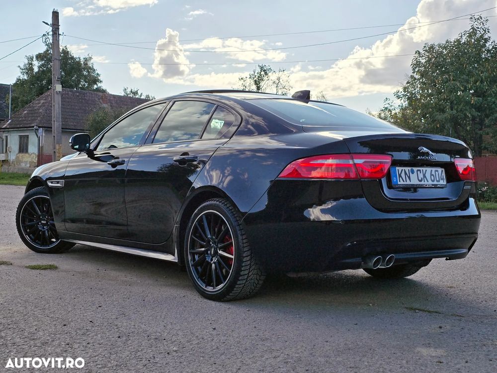 Jaguar XE 2.0 AWD R-Sport - 4