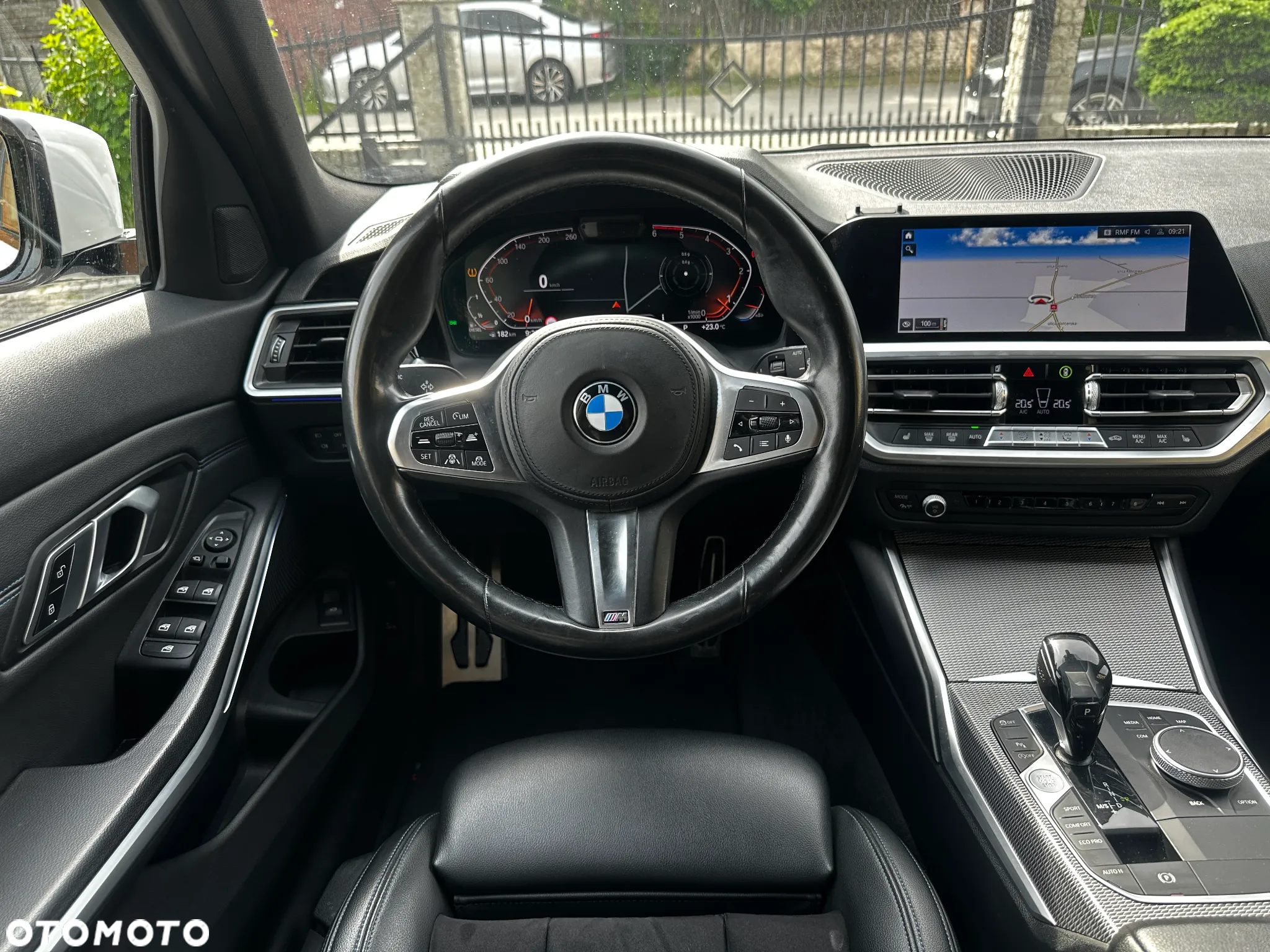 BMW Seria 3 318d Touring Edition M Sport Shadow - 22
