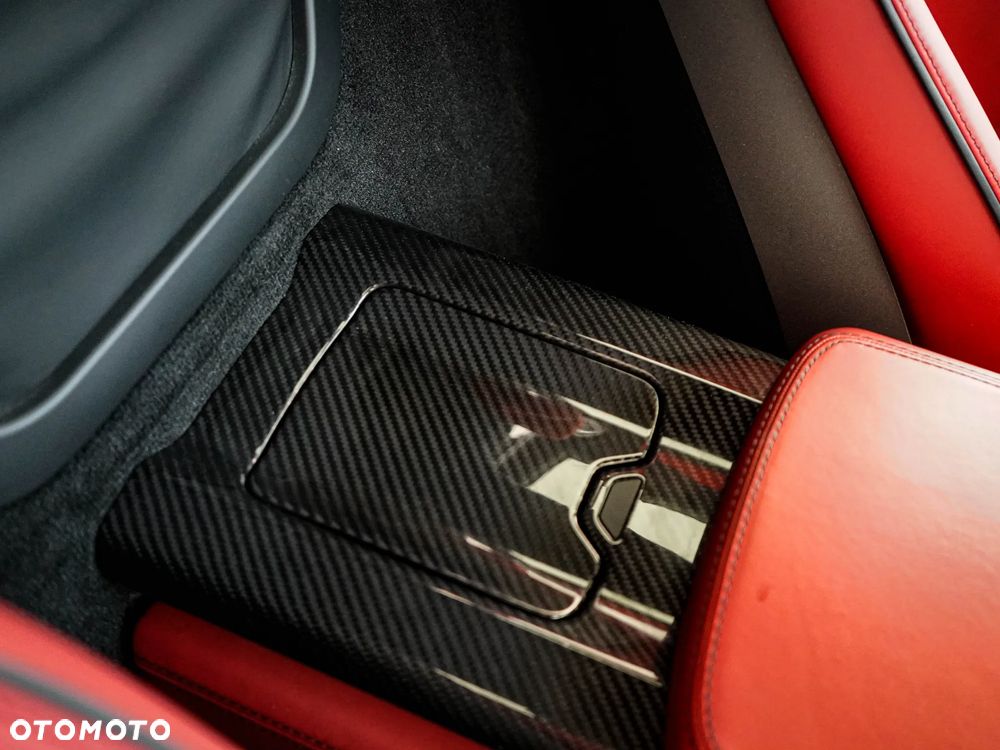 Mercedes-Benz SLS - 32