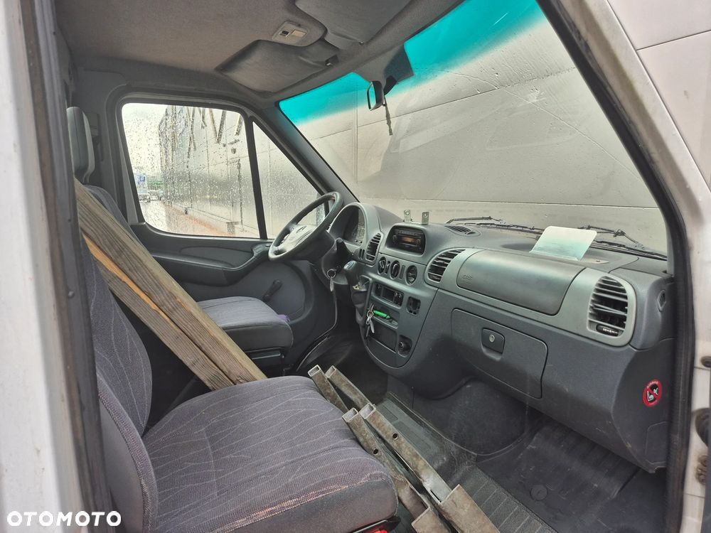 Mercedes-Benz Sprinter - 9