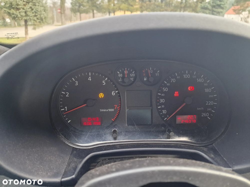 Audi A3 3-drzwiowe 1.8T Quattro Attraction - 14