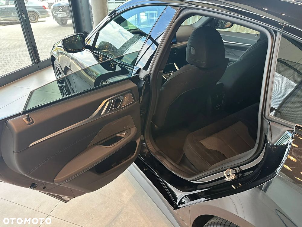 BMW Seria 3 330i xDrive M Sport - 23