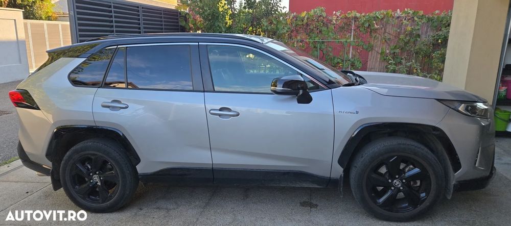 Toyota RAV4 - 6