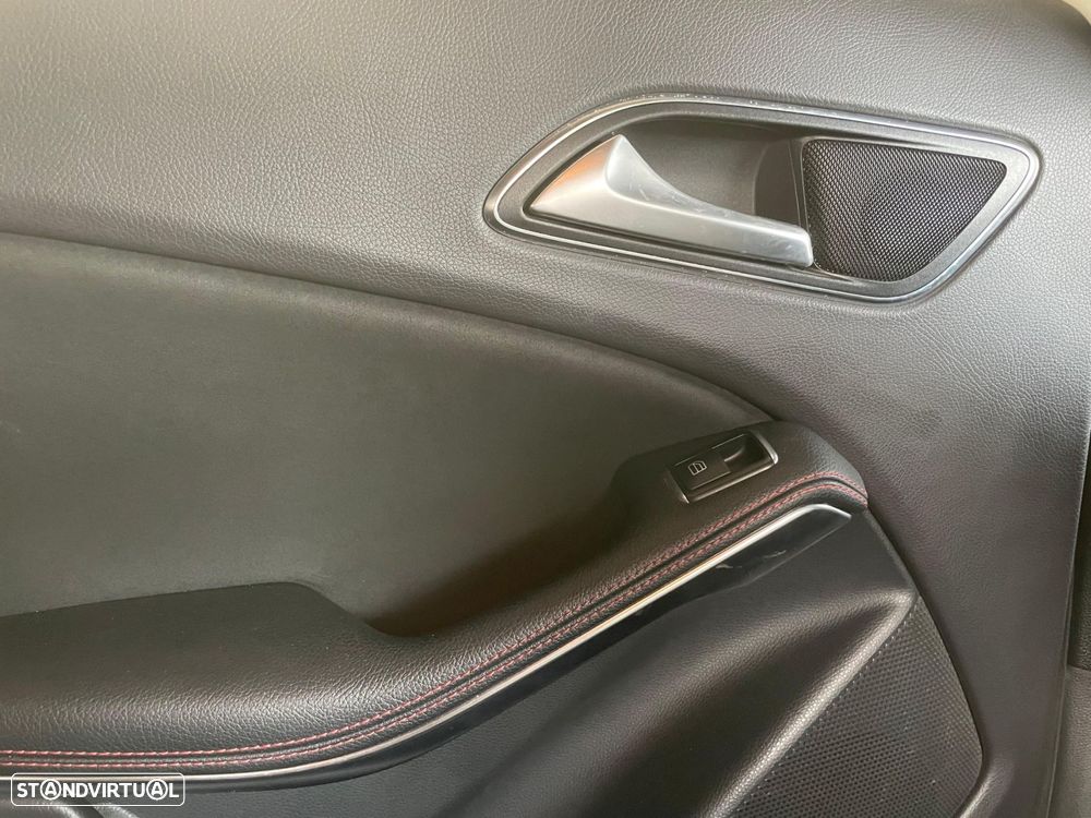 Mercedes-Benz A 200 AMG Line - 11