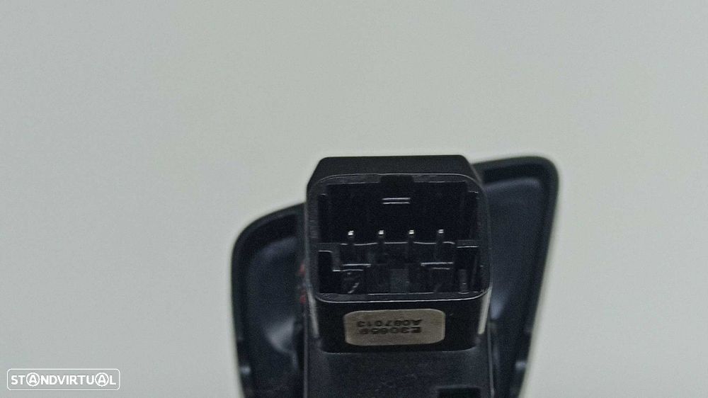 COMANDO DO ELEVADOR FRENTE DIREITO FORD KA (CCU) TREND + - 7