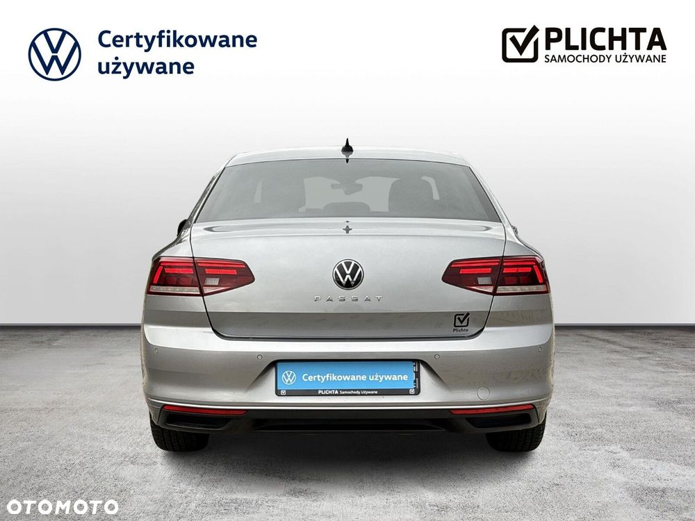 Volkswagen Passat - 4
