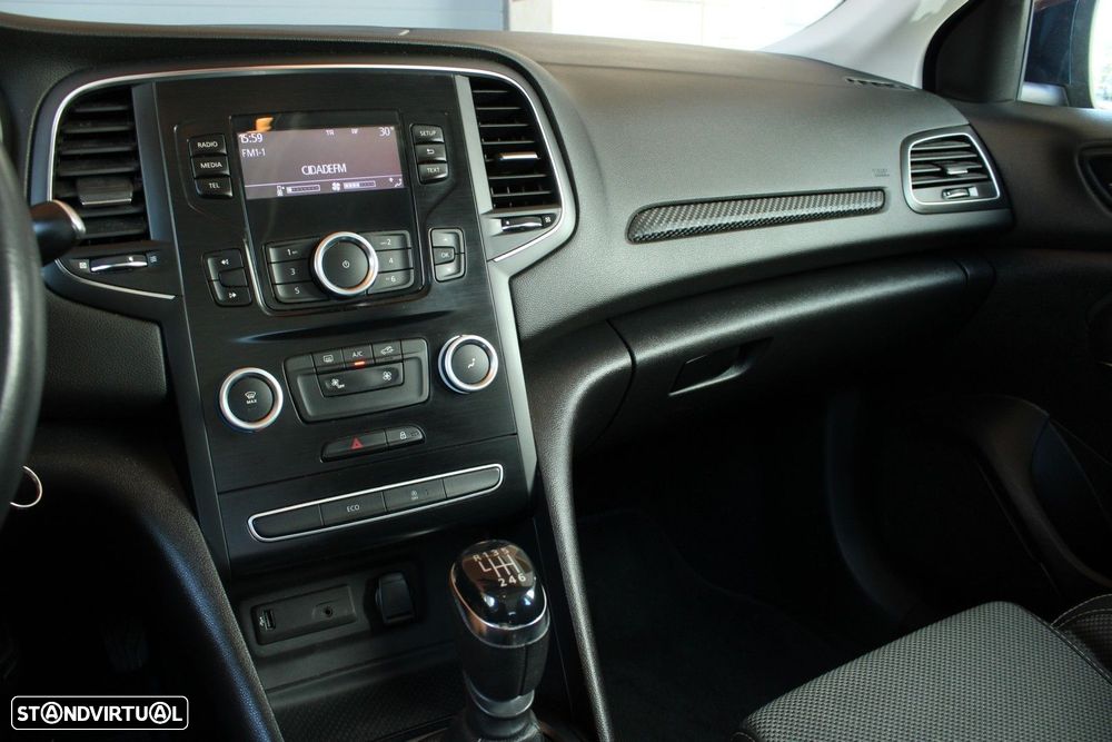 Renault Mégane 1.5 Blue dCi Zen - 19