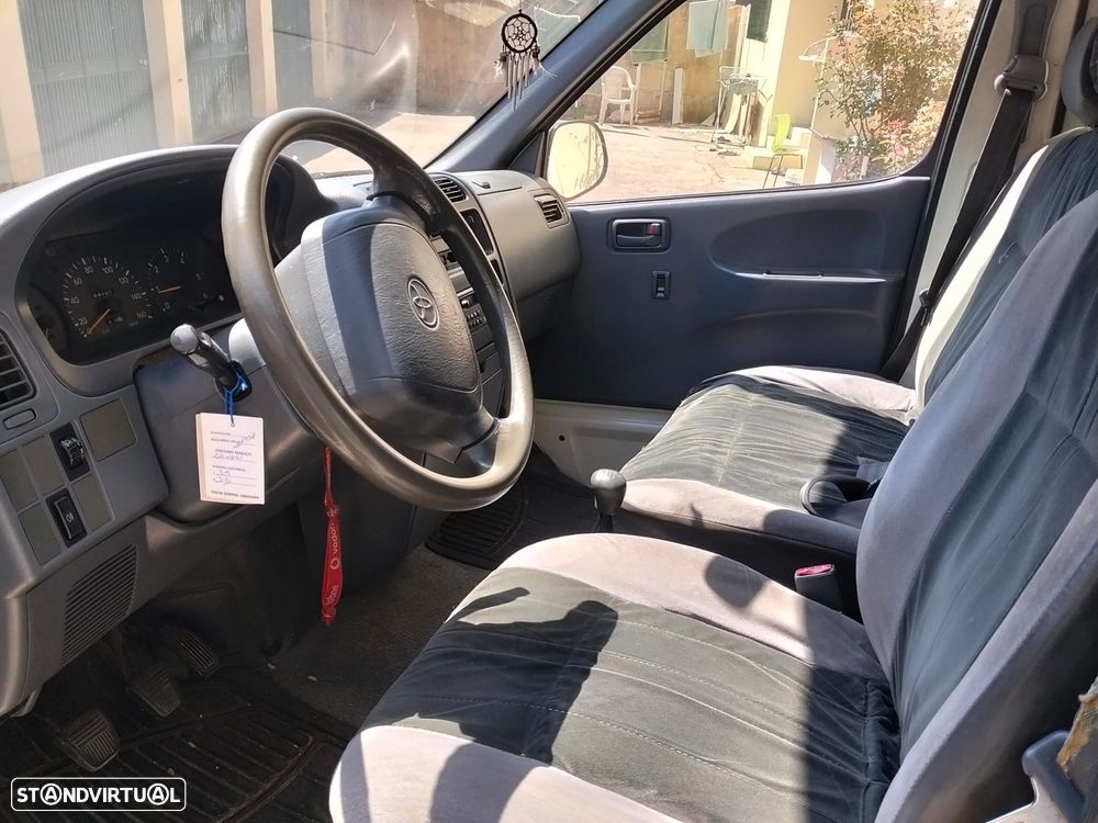 Toyota HiAce 2.4 D LXH12LB - 4