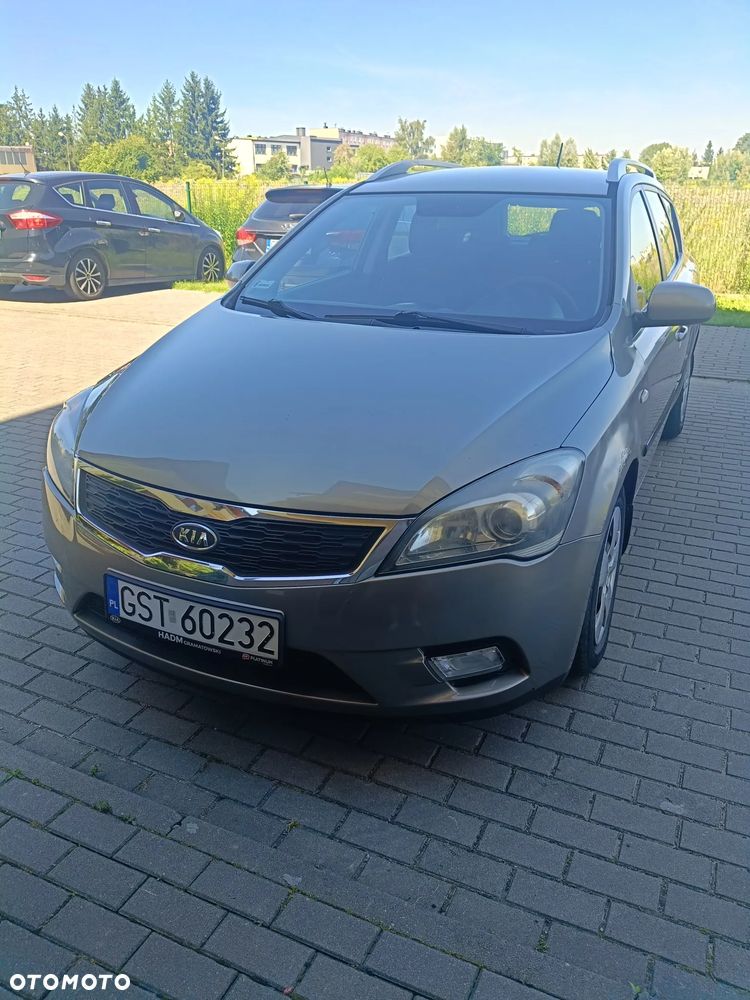 Kia Ceed - 8