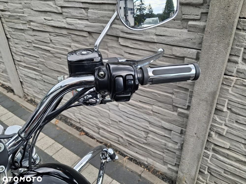 Harley-Davidson Sportster Custom 883C - 13