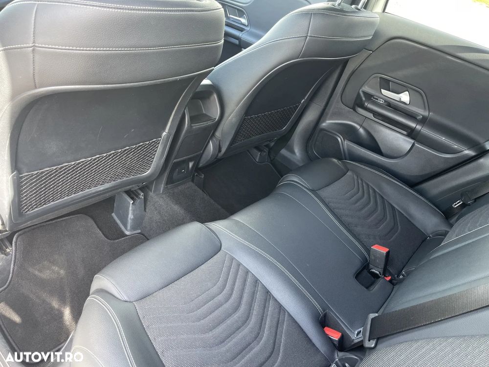 Mercedes-Benz GLA - 21