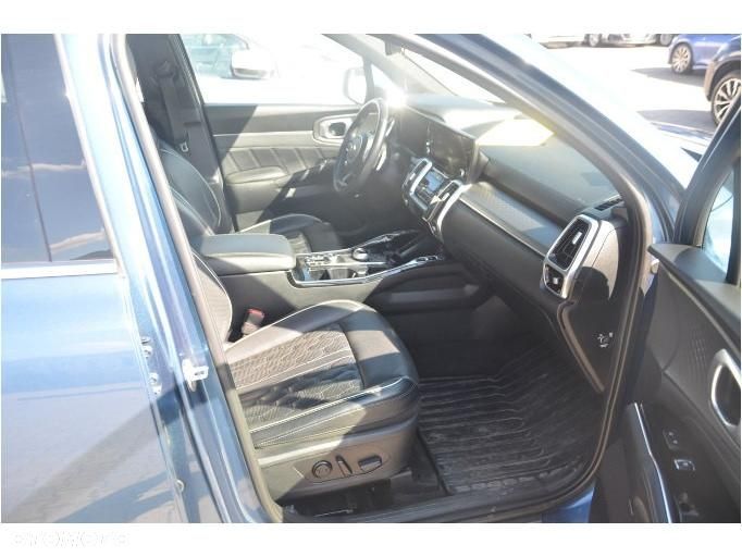 Kia Sorento - 34