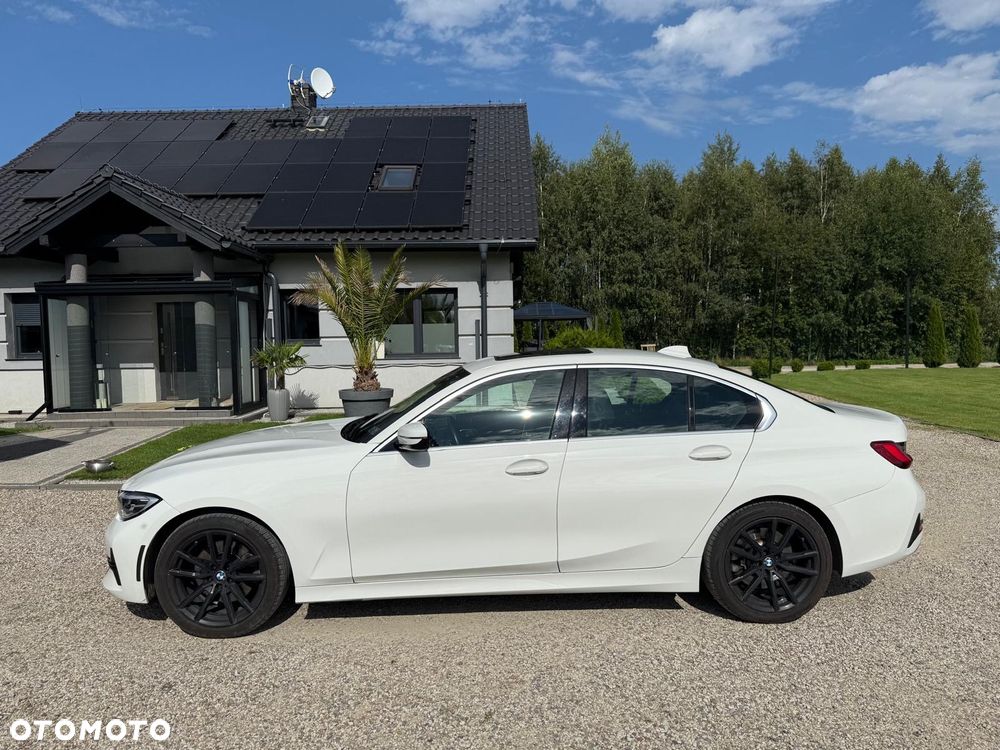 BMW Seria 3 330i xDrive - 4