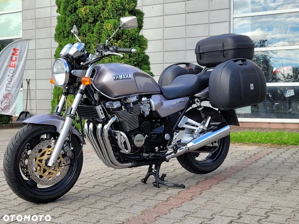 Yamaha XJR - 9