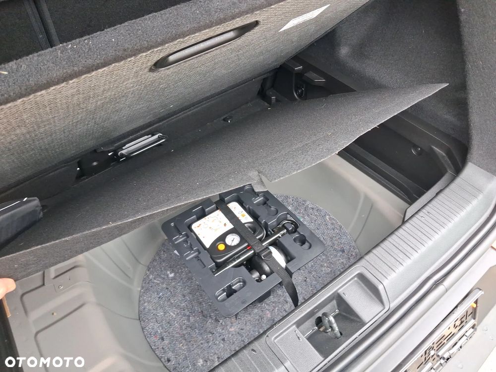 Renault Captur TCe 100 INTENS - 24