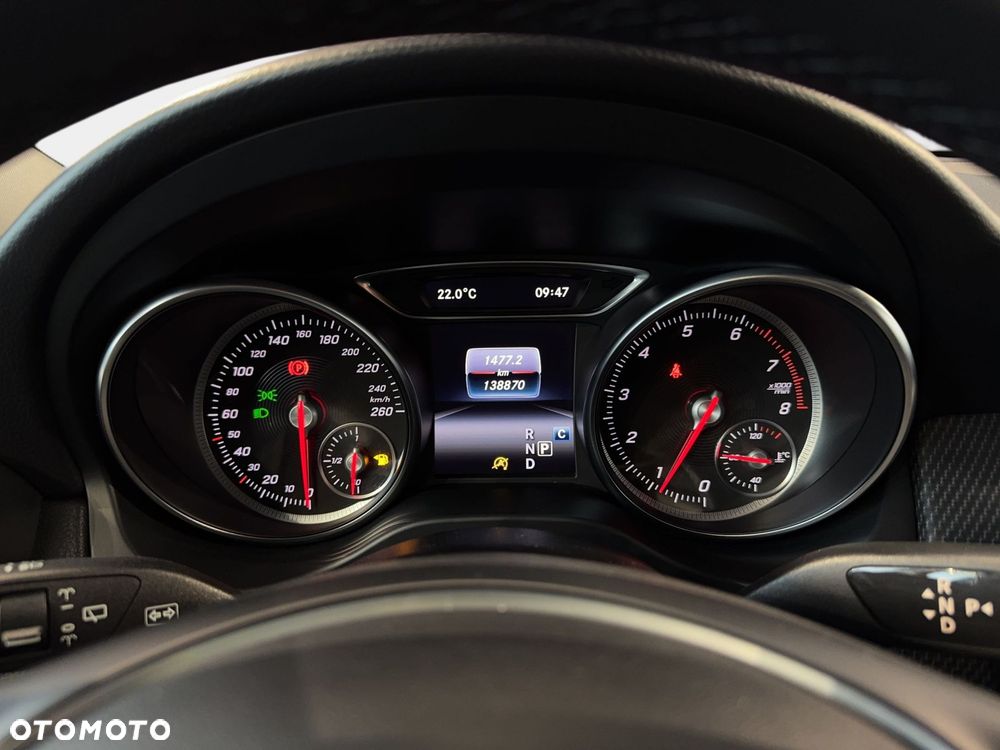 Mercedes-Benz GLA - 21