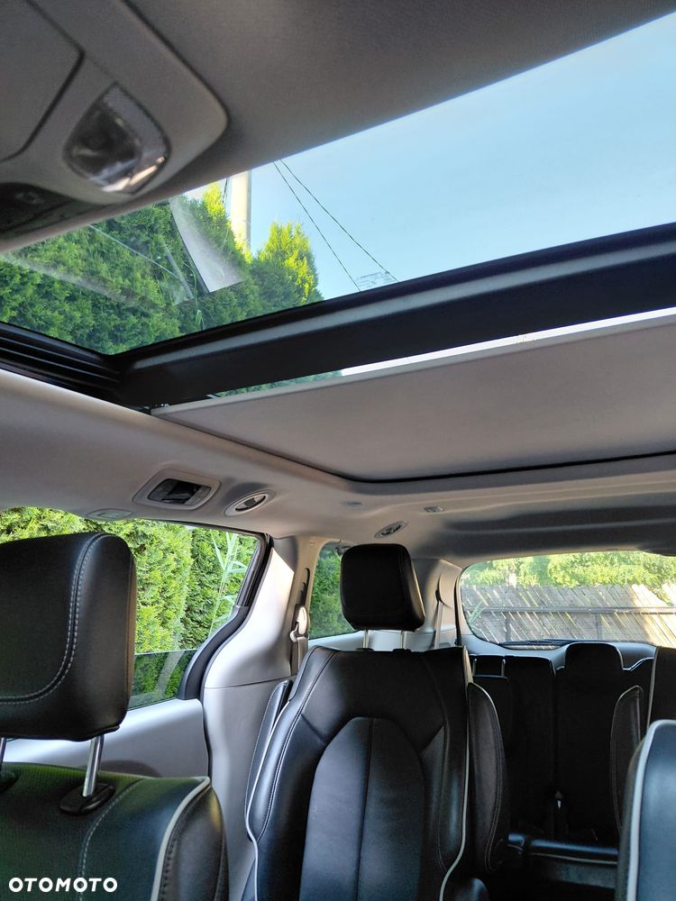 Chrysler Pacifica - 33