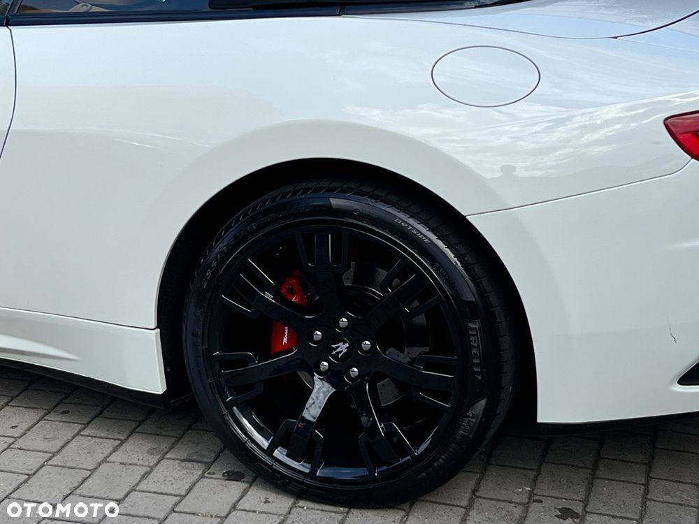 Maserati GranTurismo S Automatik - 15