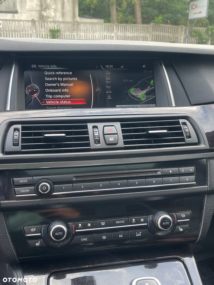 BMW Seria 5 528i Luxury Line - 9