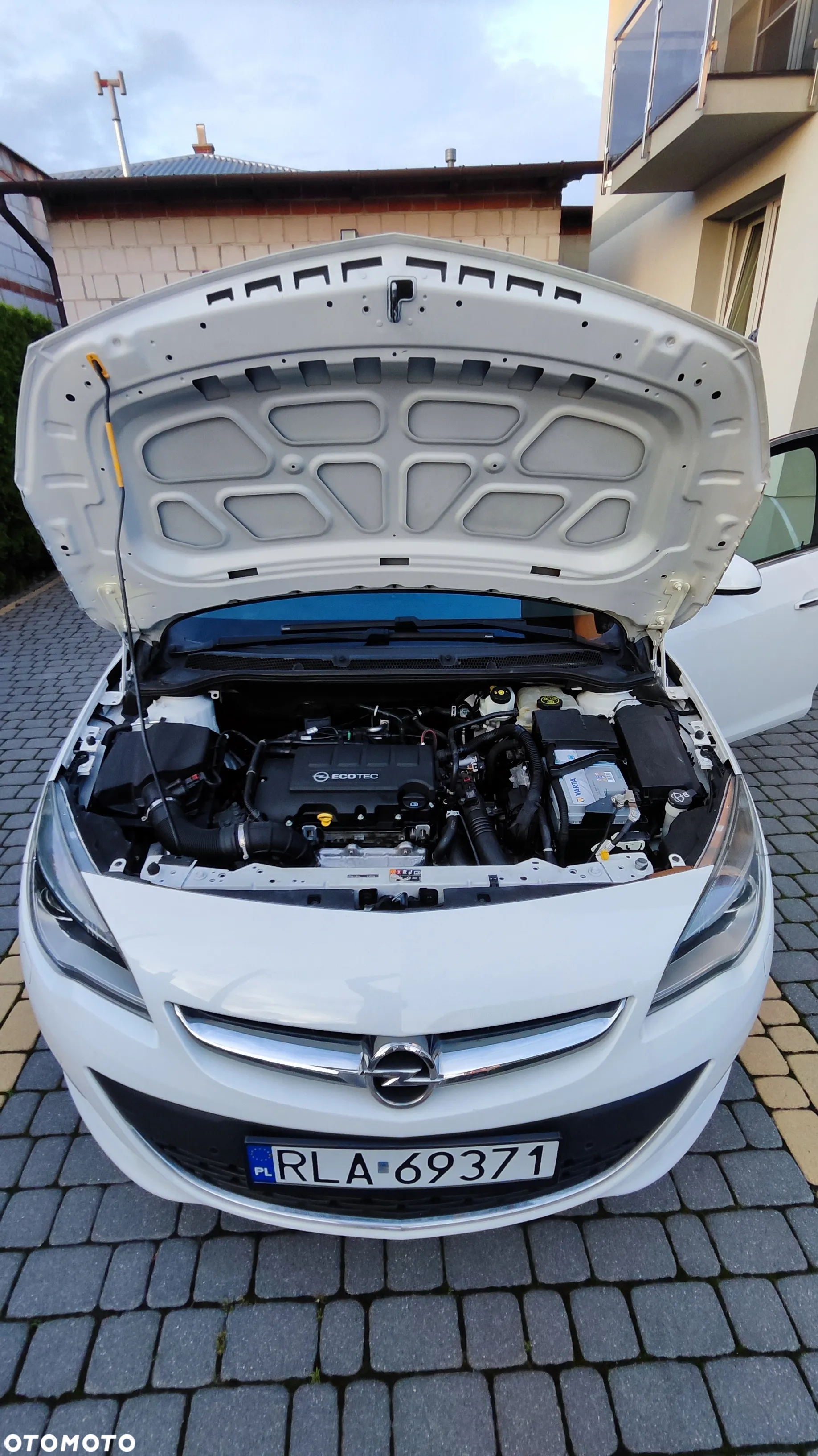 Opel Astra GTC 1.4 Turbo - 23