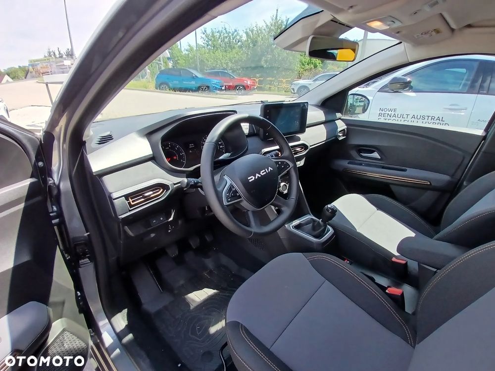 Dacia Sandero - 8