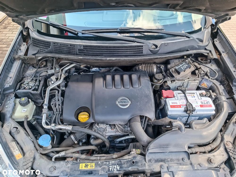 Nissan Qashqai 2.0 dCi DPF I-Way - 32