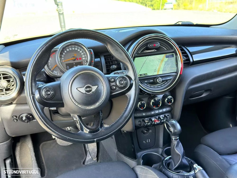 MINI 5 Portas Cooper D Auto - 7