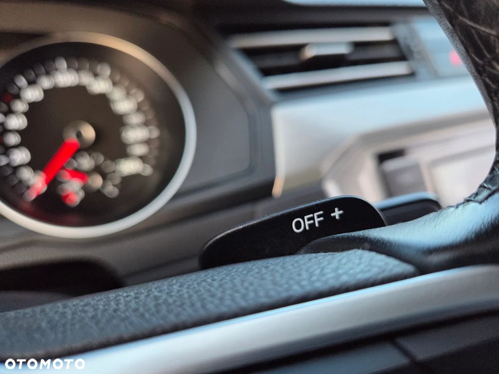 Volkswagen Passat 1.5 TSI EVO Essence DSG - 29