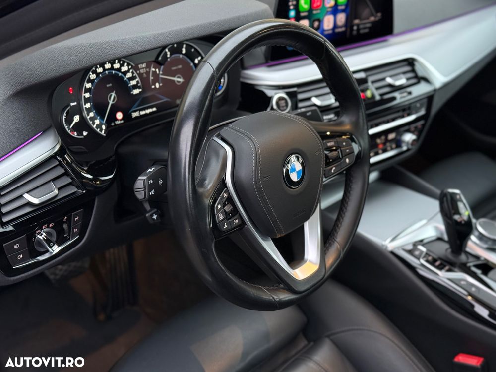 BMW Seria 5 530d xDrive Aut. - 30