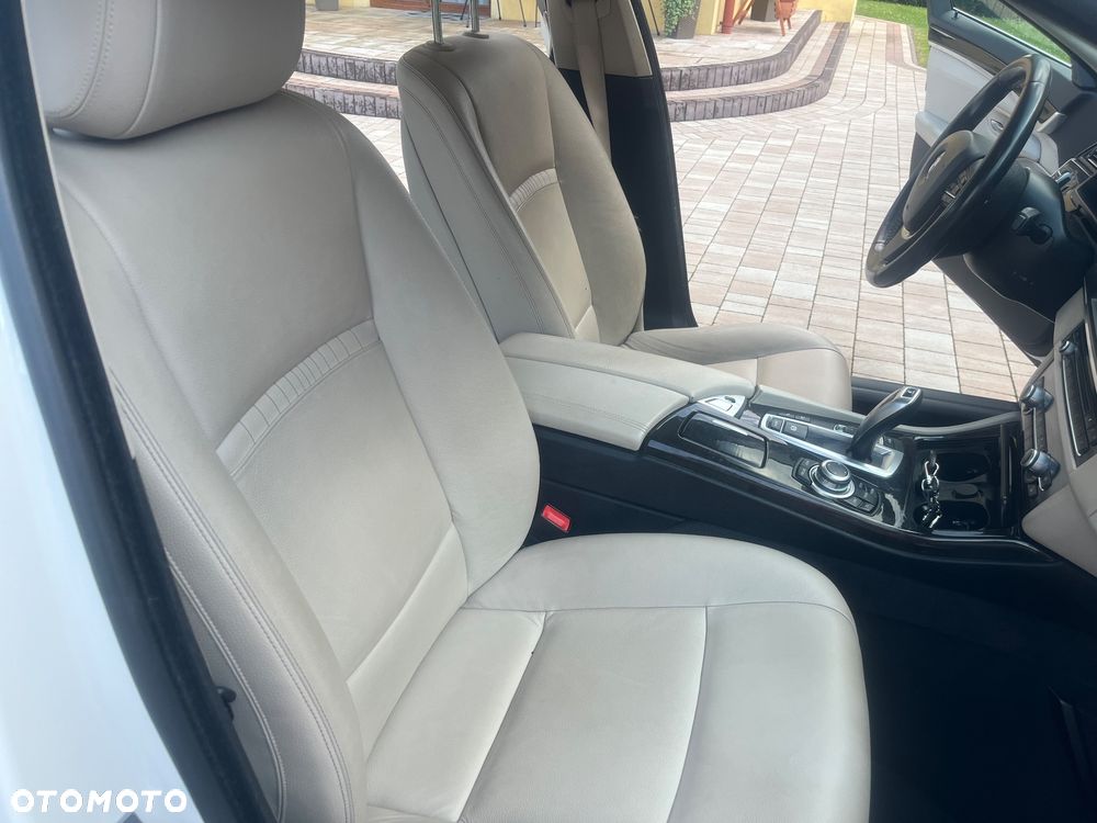 BMW Seria 5 528i xDrive Luxury Line - 17