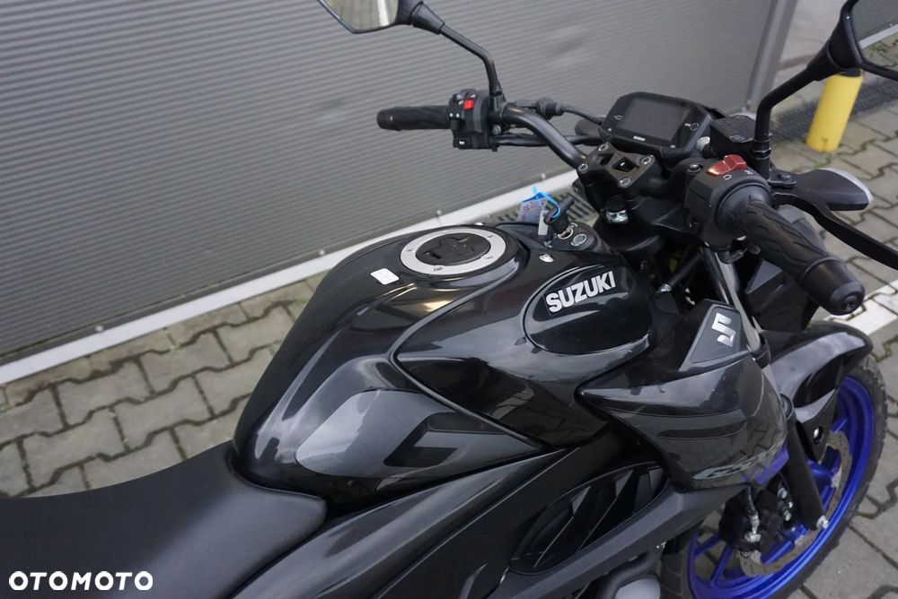 Suzuki GSX - 9