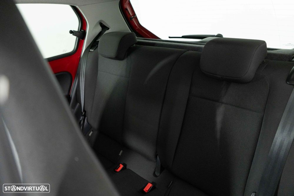 VW Up! 1.0 Move Color - 11