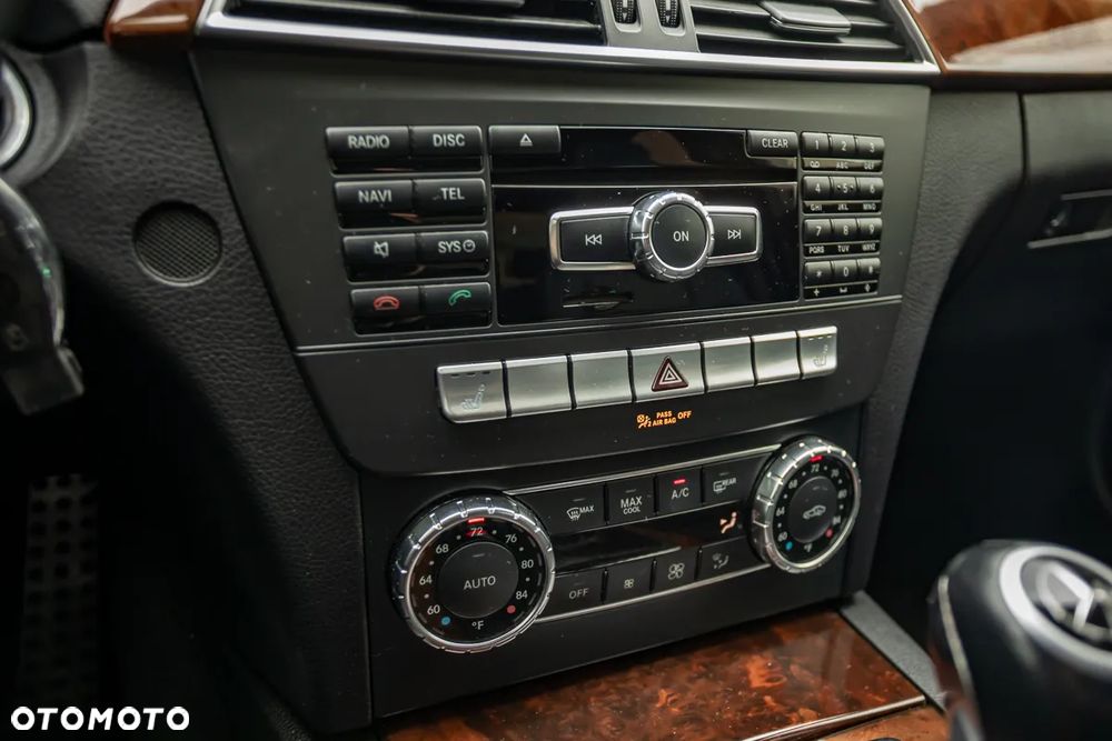 Mercedes-Benz Klasa C 300 7G-TRONIC - 37