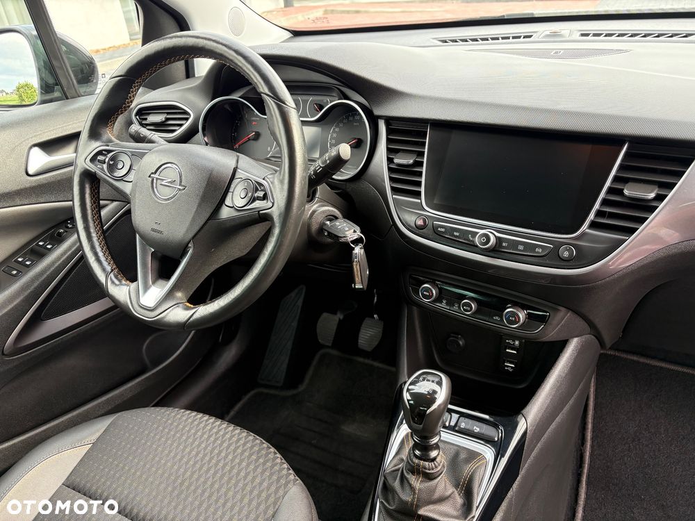 Opel Crossland X 1.2 T Enjoy S&S - 16