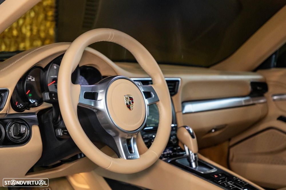 Porsche 911 Série F - 34