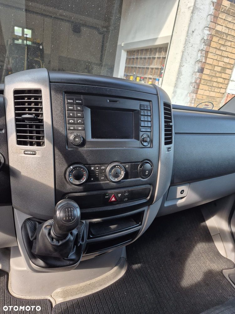 Mercedes-Benz Sprinter 216 - 13