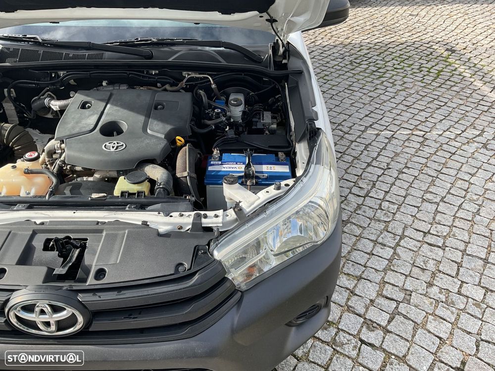 Toyota Hilux 2.4 D-4D 2WD CE - 35