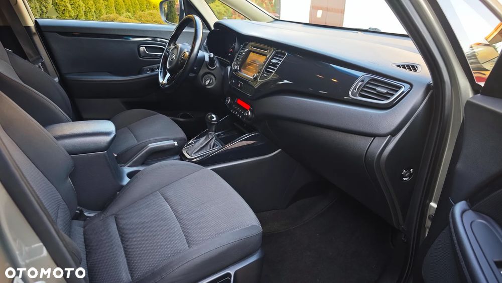 Kia Carens 1.7 CRDi Business Line 7os 7DCT - 19