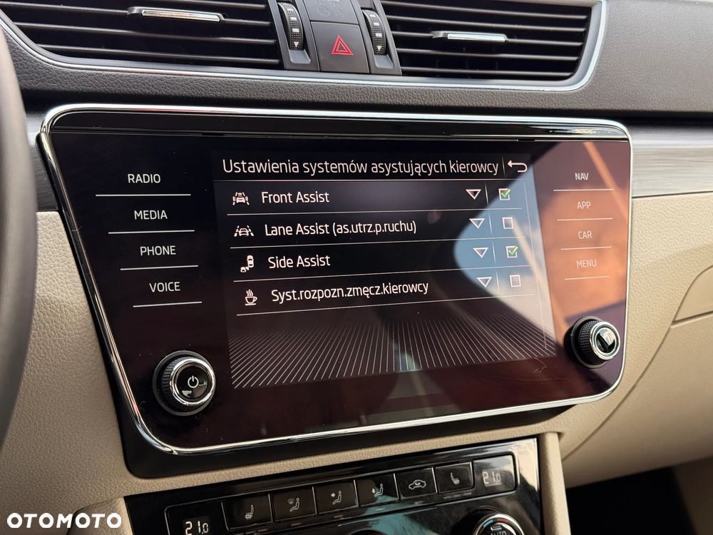 Skoda Superb 2.0 TSI Style DSG - 36