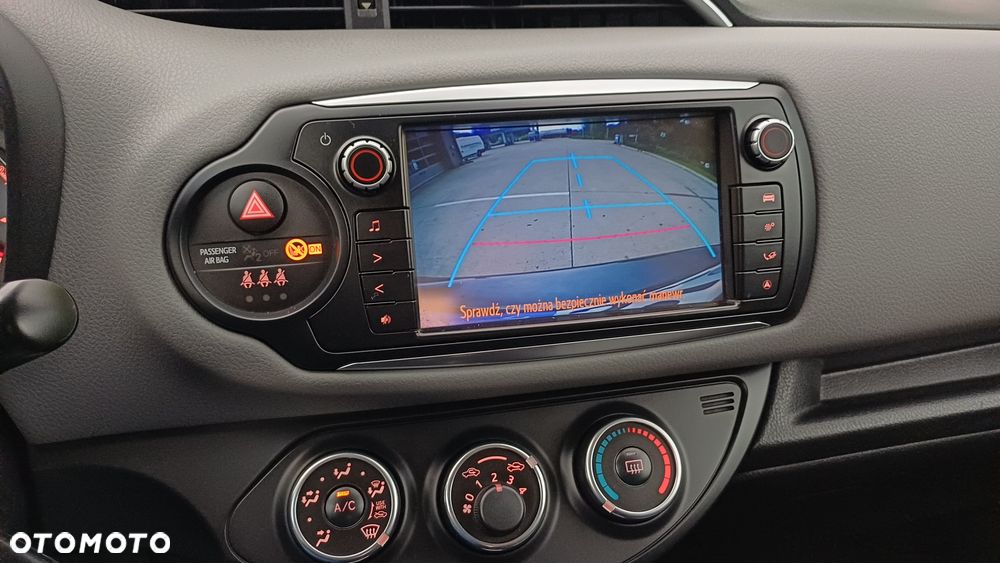 Toyota Yaris 1.0 Premium EU6 - 10