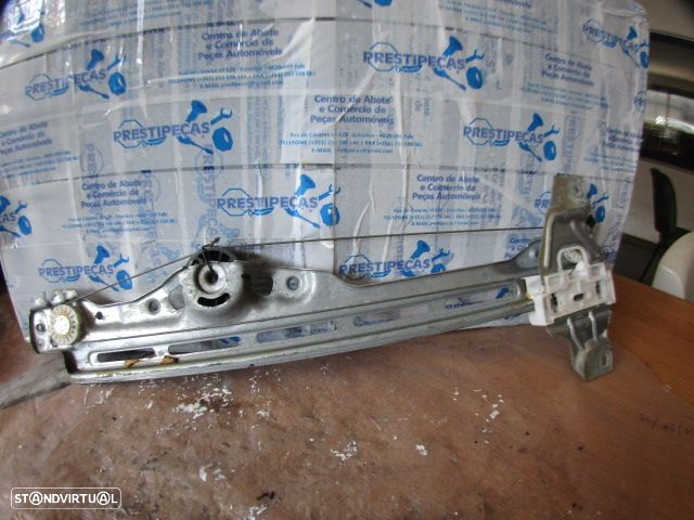 Elevador Sem Motor 9677737380 PEUGEOT 308 2 BREAK SW FASE 1 2015 1.6HDI 120CV 5P PRETO TE PEUGEOT 308  T9 FASE 1 2016 1.6HDI 120CV 5P CINZENCO ESCURO TE - 2
