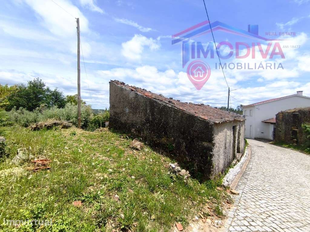Terreno de cultura com casas de arrumação em Castanheira de Pera - Grande imagem: 3/7