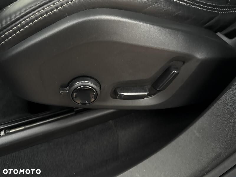 Volvo XC 90 - 20