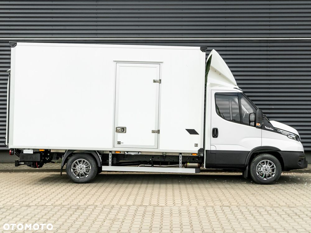 Iveco Daily 35S18HA8 3.0 kontener z windą - 5