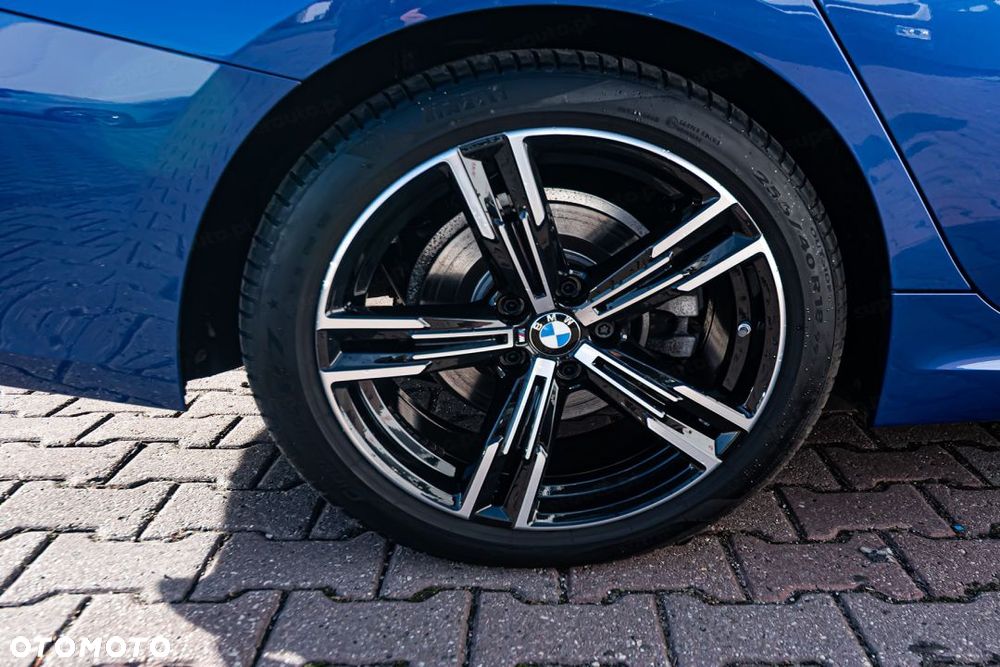 BMW Seria 3 320d xDrive - 29