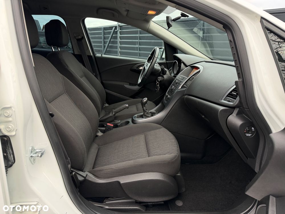 Opel Astra 1.4 T Cosmo - 24