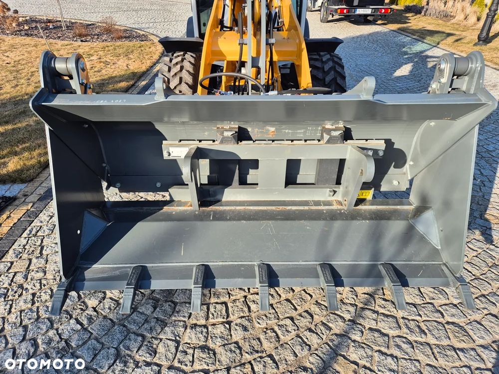 Liebherr 504 COMPACT - 8