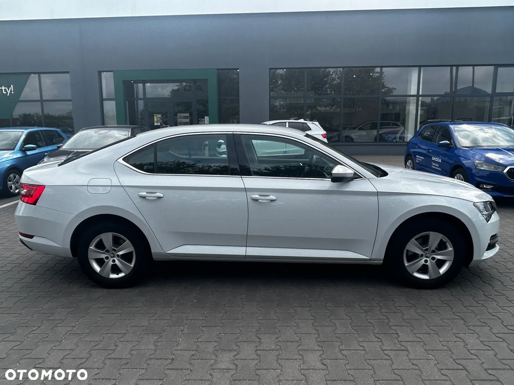 Skoda Superb 2.0 TDI SCR Ambition DSG - 5