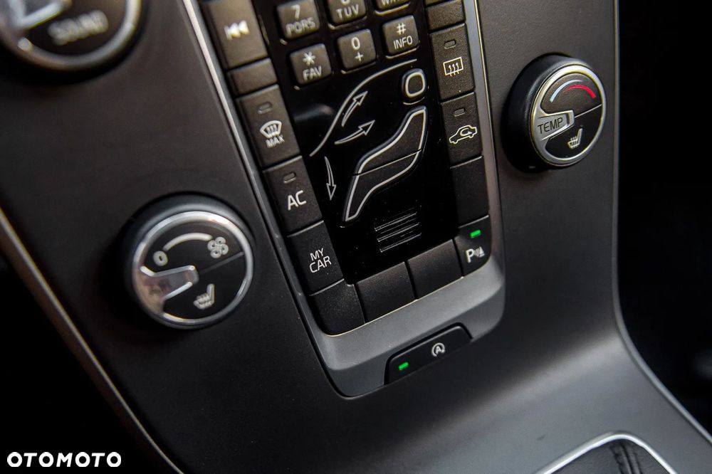 Volvo V40 D2 Momentum - 30