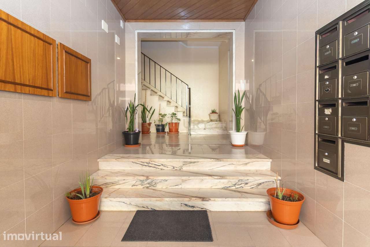 Apartamento T2 em Setúbal com Vista Serra de Arrábida - Grande imagem: 2/25